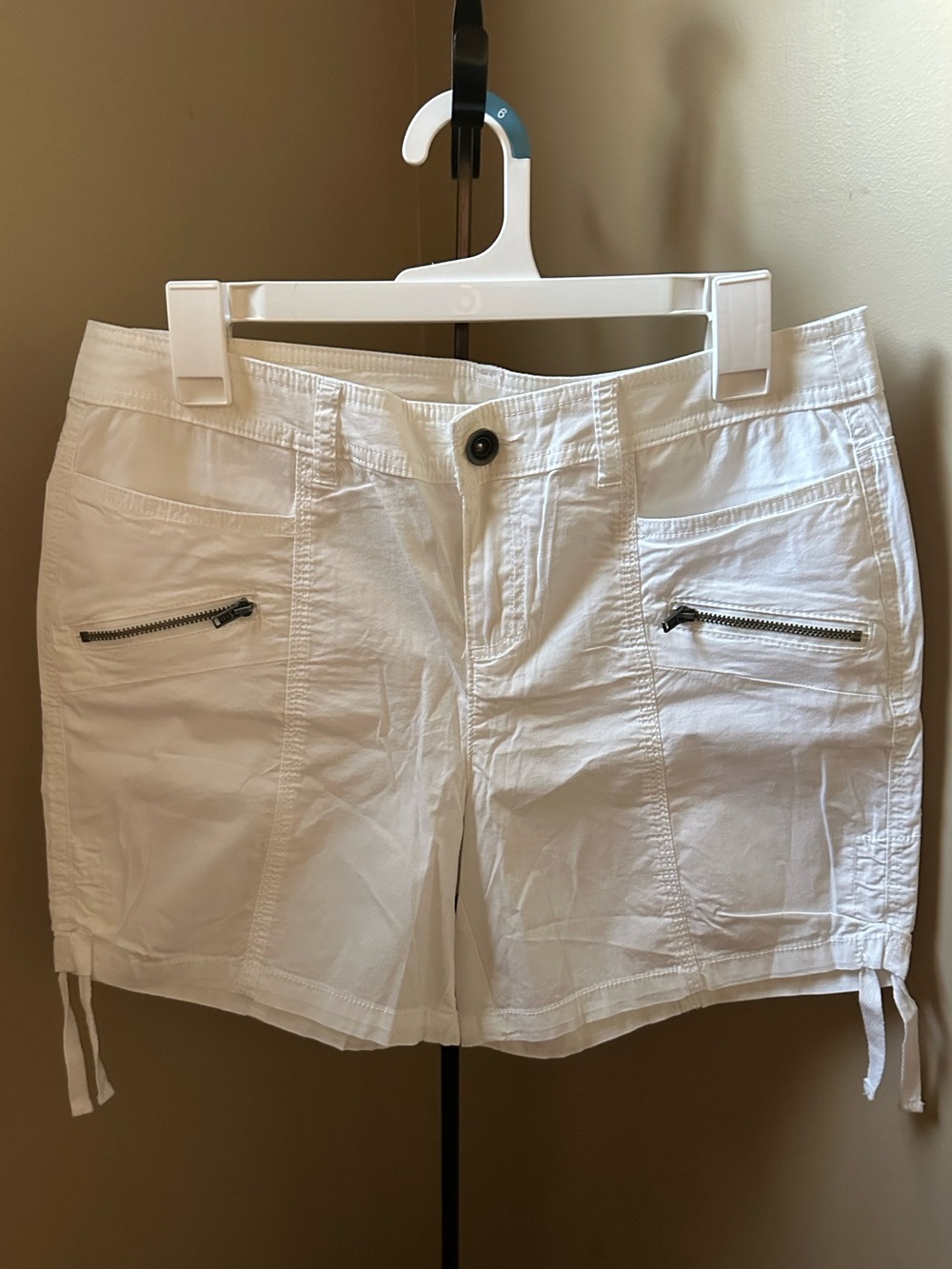 Style & Co. - White Women's Casual Zip-Pocket Shorts